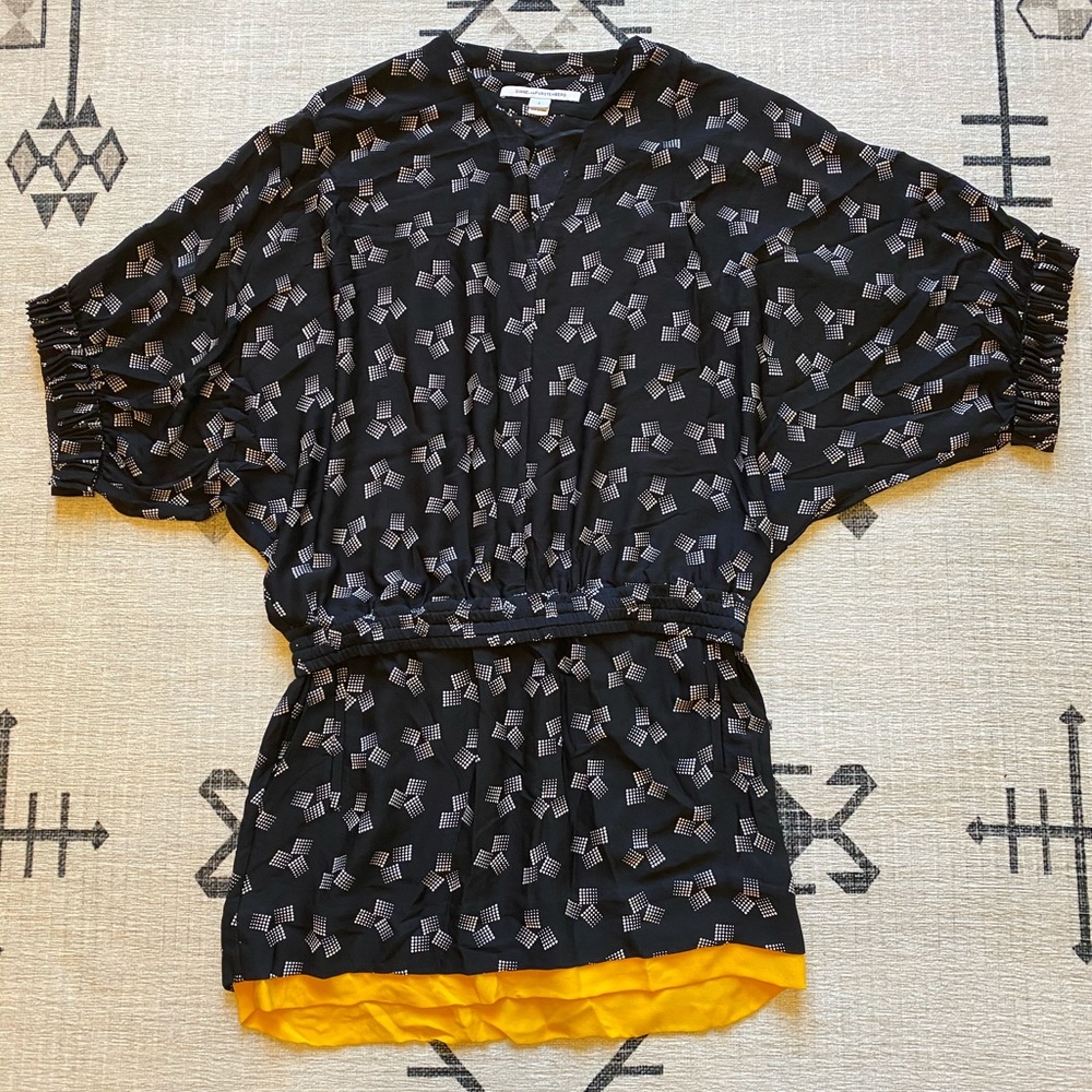 AUTHENTIC Diane Von Furstenvburg Tunic